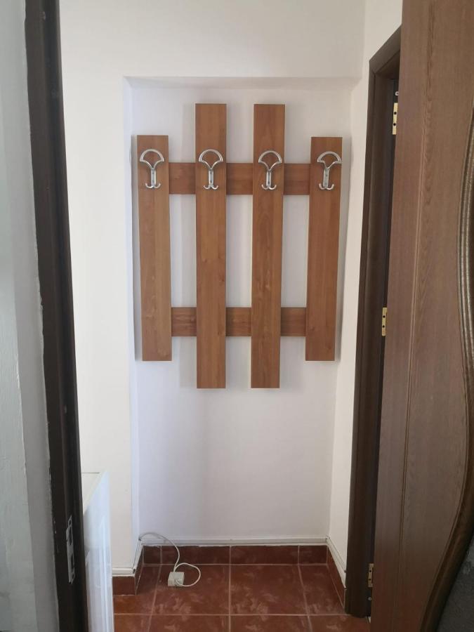 Apartament Cu Doua Camere Târgu Jiu Zewnętrze zdjęcie